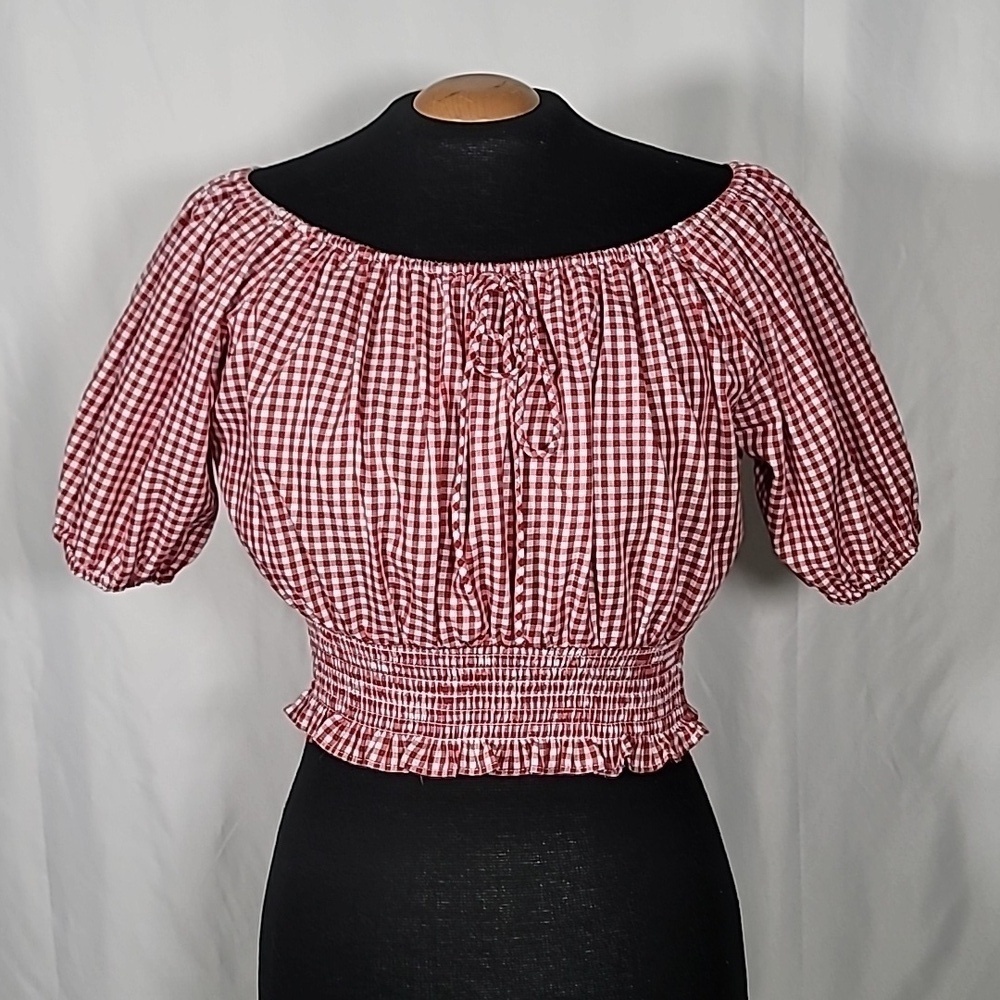 CROP top beyond the radar size L